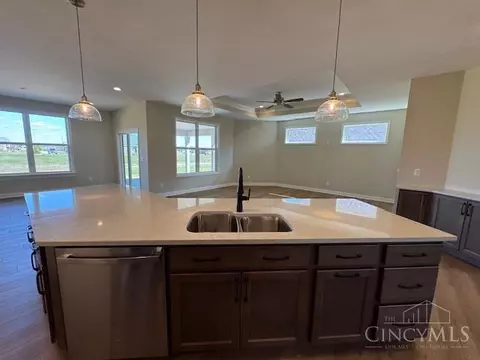 3948 Lukas Ln, Hamilton, OH 45013 photo 8
