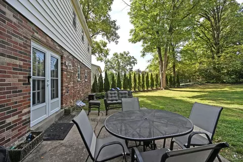 809 Carini Ln, Greenhills, OH 45218 photo 40
