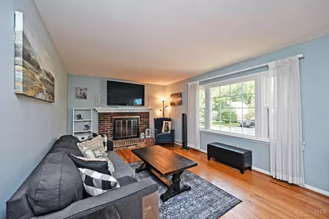 809 Carini Ln, Greenhills, OH 45218 photo 7