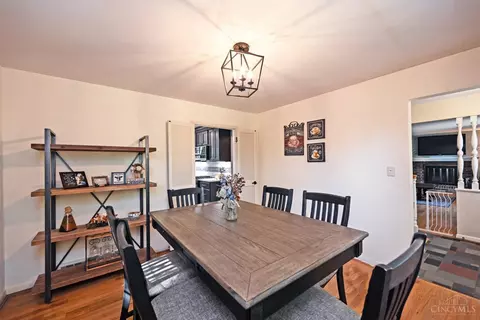 809 Carini Ln, Greenhills, OH 45218 photo 13