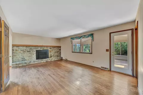 Living - 5128 W Fork Rd, Cincinnati, OH 45247 photo 7 of 7