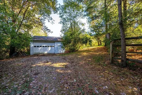 Exterior - 5128 W Fork Rd, Cincinnati, OH 45247 photo 6 of 8