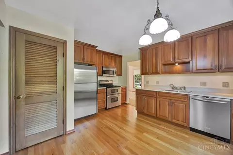 Kitchen - 5128 W Fork Rd, Cincinnati, OH 45247 photo 1 of 2