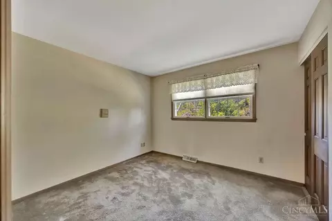 Bedroom - 5128 W Fork Rd, Cincinnati, OH 45247 photo 7 of 8