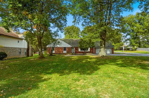1072 Galbraith Rd, Cincinnati, OH 45231
