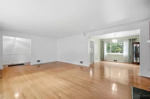 1072 Galbraith Rd, Cincinnati, OH 45231 photo 9