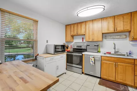 Kitchen - 1 Mackie Ct, Harrison, OH 45030 photo 1 of 2