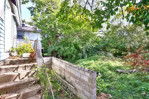 Exterior - 1401 Chamberlain Ave, Lincoln Heights, OH 45215 photo 3 of 3