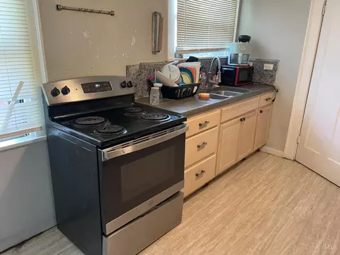 Kitchen - 1205 Amanda Pl, Cincinnati, OH 45205 photo 5 of 5