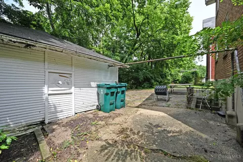 Exterior - 1205 Amanda Pl, Cincinnati, OH 45205 photo 4 of 7