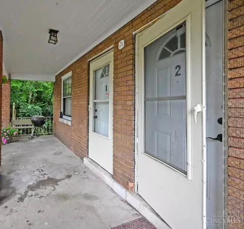 Exterior - 1205 Amanda Pl, Cincinnati, OH 45205 photo 2 of 7