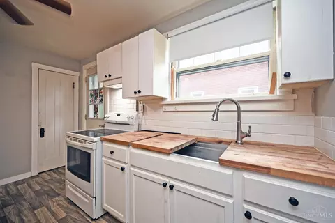 Kitchen - 1205 Amanda Pl, Cincinnati, OH 45205 photo 3 of 5