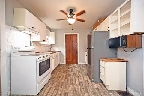 Kitchen - 1205 Amanda Pl, Cincinnati, OH 45205 photo 2 of 5