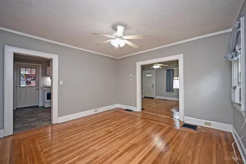 Living - 1205 Amanda Pl, Cincinnati, OH 45205 photo 6 of 6