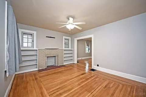 Living - 1205 Amanda Pl, Cincinnati, OH 45205 photo 1 of 6