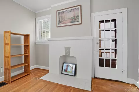 Entry Way - 4352 Ridgeview Ave, Cincinnati, OH 45238 photo 2 of 11