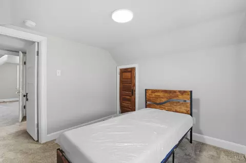 Bedroom - 4352 Ridgeview Ave, Cincinnati, OH 45238 photo 11 of 16