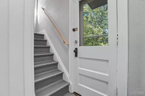 Entry Way - 4352 Ridgeview Ave, Cincinnati, OH 45238 photo 3 of 11