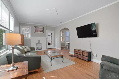 Living - 4352 Ridgeview Ave, Cincinnati, OH 45238 photo 1 of 5