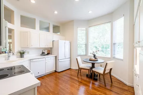 Kitchen - 6530 Silverfox Dr, Cincinnati, OH 45230 photo 4 of 5
