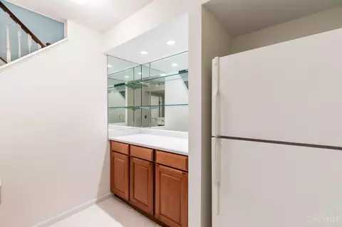Kitchen - 6530 Silverfox Dr, Cincinnati, OH 45230 photo 5 of 5