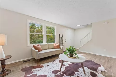 Living - 4536 Tree View Ct, Batavia, OH 45103 photo 4 of 4