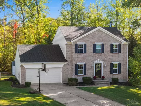 2223 Lobrook Ct, Amelia, OH 45102