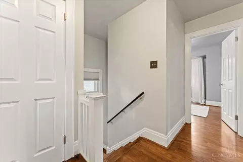 Entry Way - 2177 Crane Ave, Cincinnati, OH 45207 photo 4 of 4