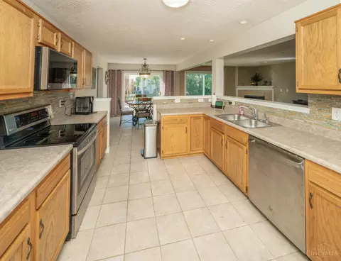 Kitchen - 2125 Picketside Dr, Batavia, OH 45103 photo 5 of 5