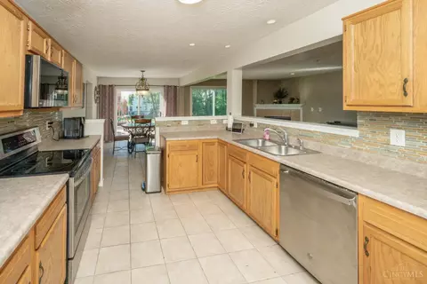 Kitchen - 2125 Picketside Dr, Batavia, OH 45103 photo 3 of 5