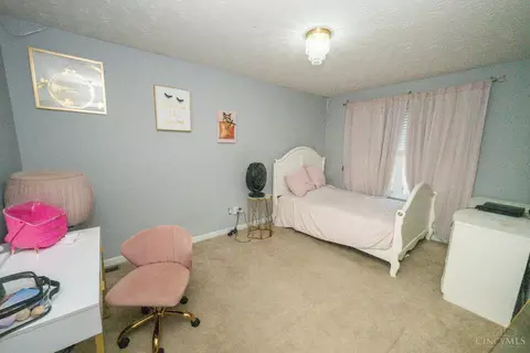 Bedroom - 2125 Picketside Dr, Batavia, OH 45103 photo 2 of 3