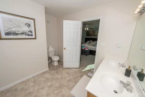 Bath - 2125 Picketside Dr, Batavia, OH 45103 photo 2 of 3