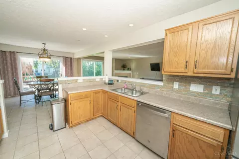 Kitchen - 2125 Picketside Dr, Batavia, OH 45103 photo 2 of 5