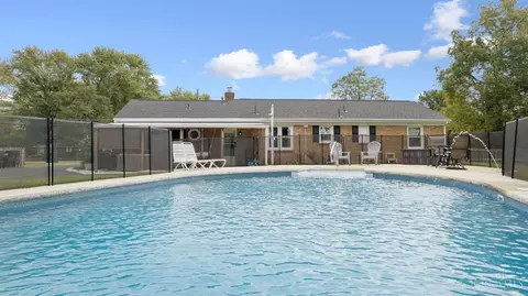 Exterior - 4279 Larma Ln, Cincinnati, OH 45245 photo 6 of 12