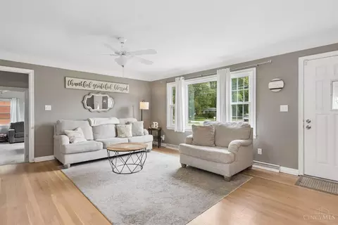 Living - 4279 Larma Ln, Cincinnati, OH 45245 photo 2 of 4