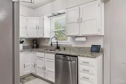 Kitchen - 4279 Larma Ln, Cincinnati, OH 45245 photo 1 of 2