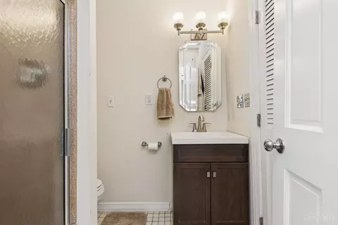 Bath - 4279 Larma Ln, Cincinnati, OH 45245 photo 2 of 2