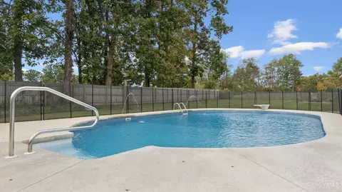 Exterior - 4279 Larma Ln, Cincinnati, OH 45245 photo 5 of 12