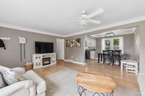 Living - 4279 Larma Ln, Cincinnati, OH 45245 photo 4 of 4