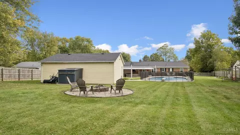 Exterior - 4279 Larma Ln, Cincinnati, OH 45245 photo 7 of 12