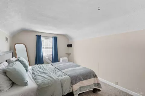 Bedroom - 2526 Bremont Ave, Golf Manor, OH 45237 photo 5 of 7