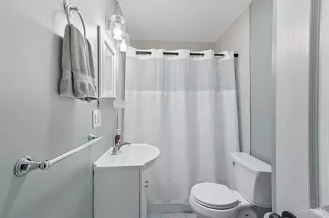 Bath - 2526 Bremont Ave, Golf Manor, OH 45237 photo 1 of 3