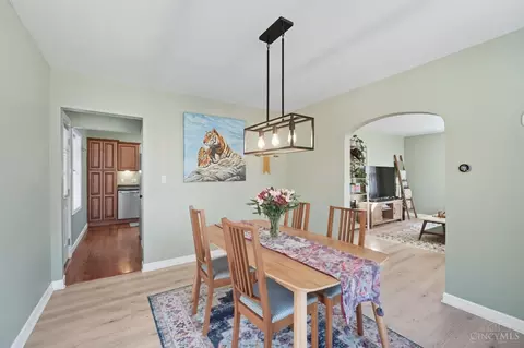 Dining - 2526 Bremont Ave, Golf Manor, OH 45237 photo 4 of 4