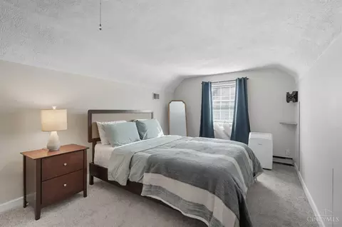 Bedroom - 2526 Bremont Ave, Golf Manor, OH 45237 photo 4 of 7
