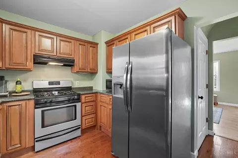 Kitchen - 2526 Bremont Ave, Golf Manor, OH 45237 photo 2 of 8