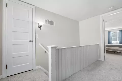 Entry Way - 2526 Bremont Ave, Golf Manor, OH 45237 photo 6 of 8