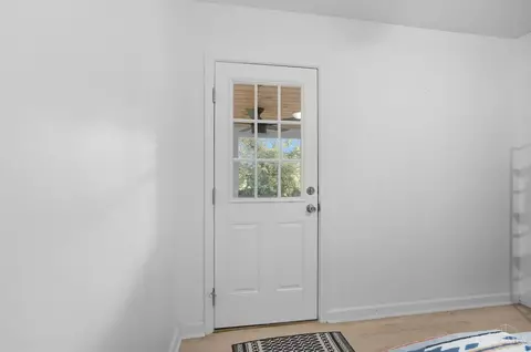 Entry Way - 2526 Bremont Ave, Golf Manor, OH 45237 photo 4 of 8