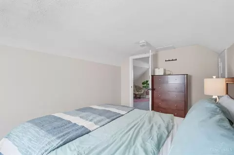 Bedroom - 2526 Bremont Ave, Golf Manor, OH 45237 photo 7 of 7