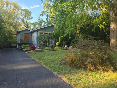 157 Bonham Rd, Wyoming, OH 45215