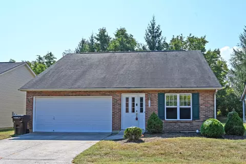 126 Northridge Dr, Oxford, OH 45056
